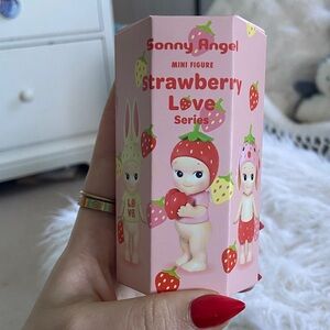 Sonny Angel Strawberry Love Mini Figure
